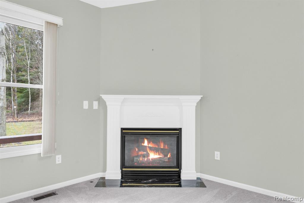 4039 Stoney Creek Drive, Fort Gratiot, MI 48059 — Photo 11