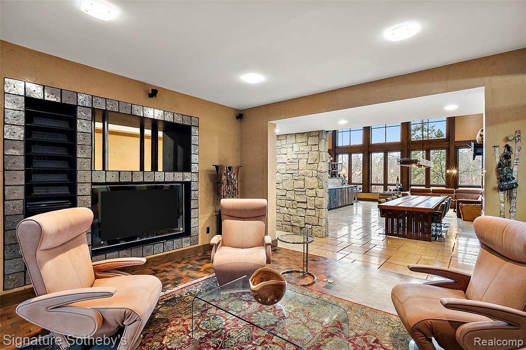 7357 LINDENMERE Drive, Bloomfield Hills, MI 48301 — Photo 11