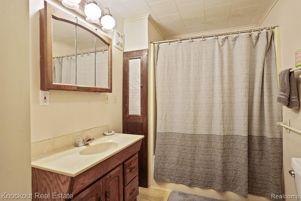 213 E Maple Street, Vassar, MI 48768 — Photo 20