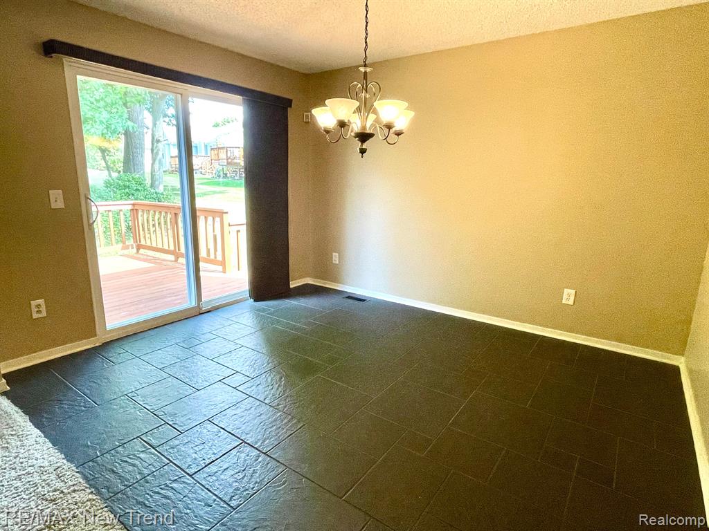 41700 KIRKWOOD Drive, Novi, MI — Photo 4