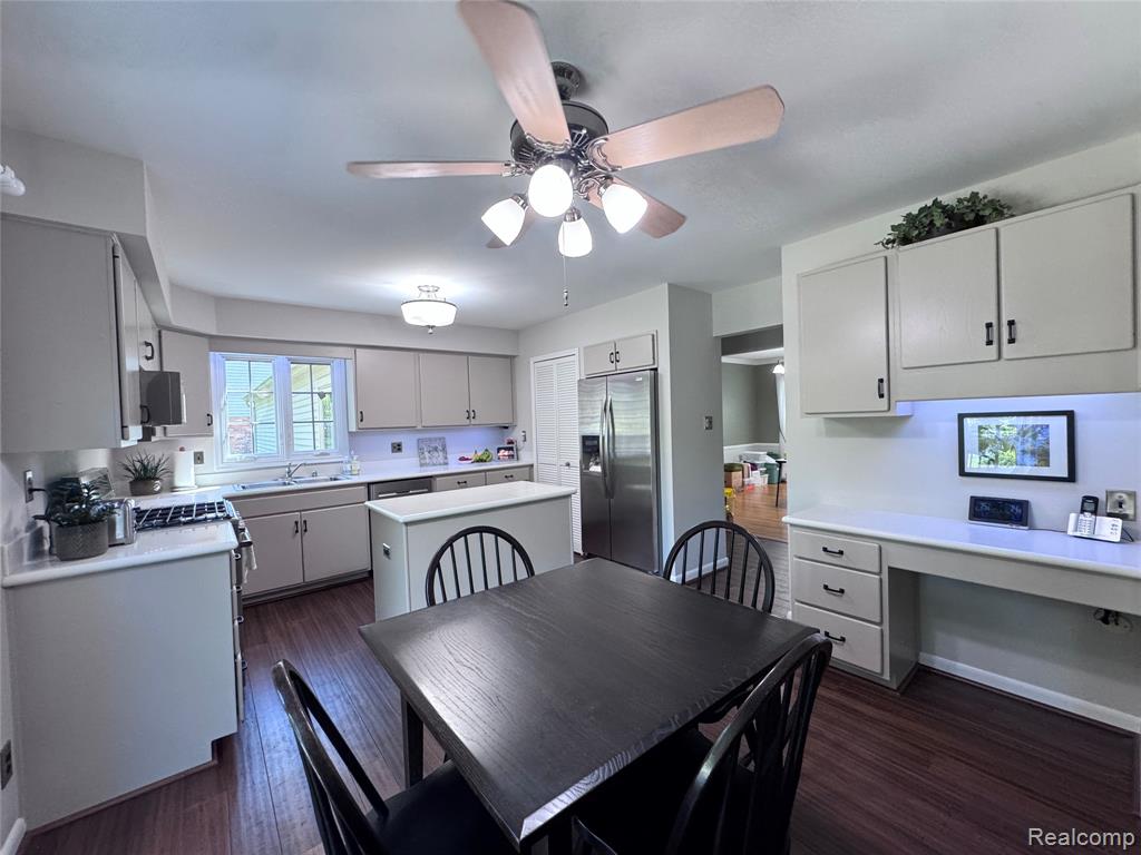 42098 Banbury Road, Northville, MI — Photo 5