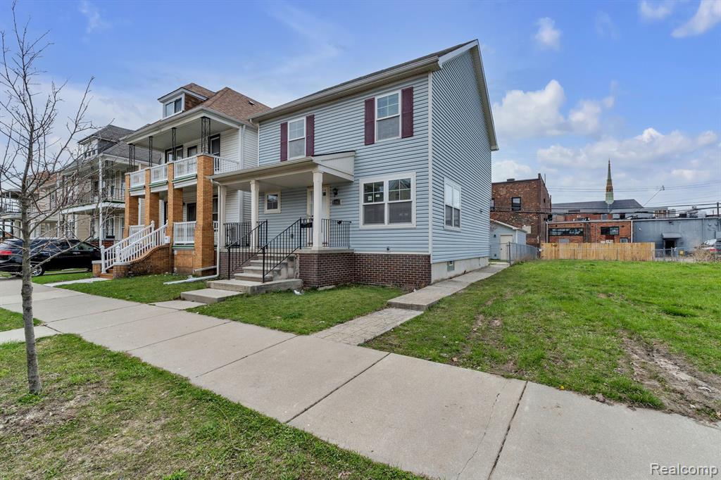 9363 MITCHELL Street, Hamtramck, MI 48212 — Photo 4
