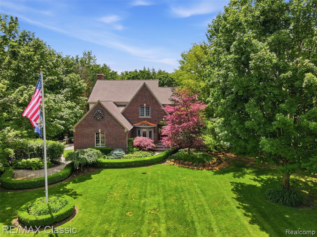 8033 Pine Ridge Court, Northville, MI 48168