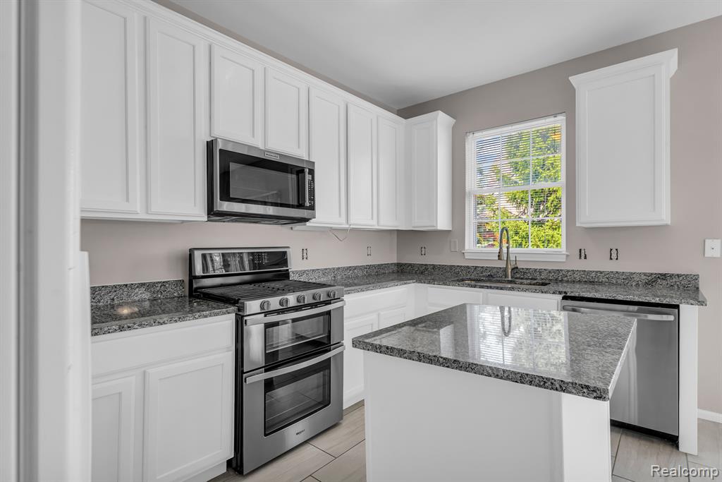 41699 Mitchell Road, Novi, MI — Photo 11