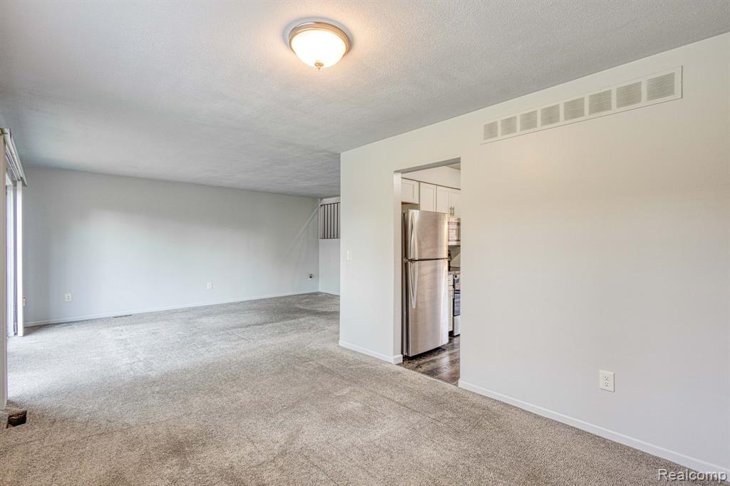 26188 SUMMERDALE Drive, Southfield, MI 48033 — Photo 10