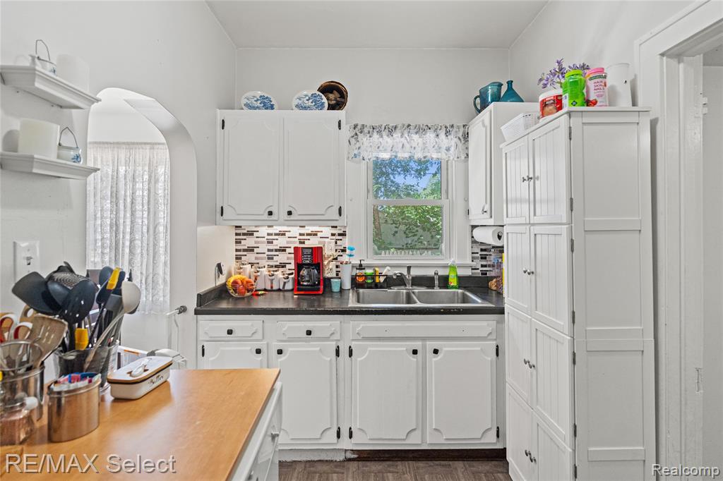 4233 Menton Street, Flint, MI 48507 — Photo 8
