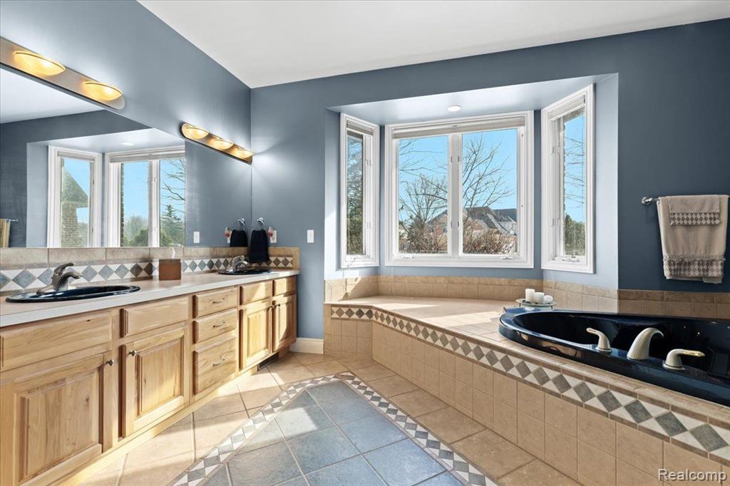 10587 LIGHTHOUSE, South Lyon, MI 48178 — Photo 19