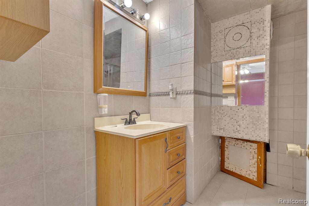 8202 N Inkster Road, Dearborn Heights, MI 48127 — Photo 28