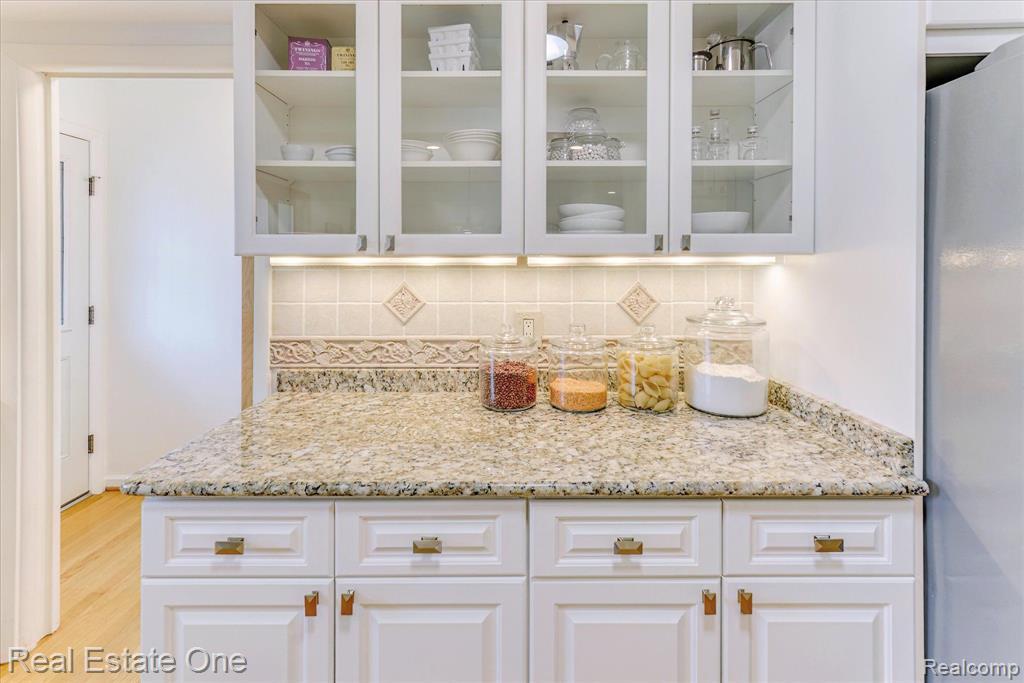 488 ORCHARDALE Drive, Rochester Hills, MI 48309 — Photo 38