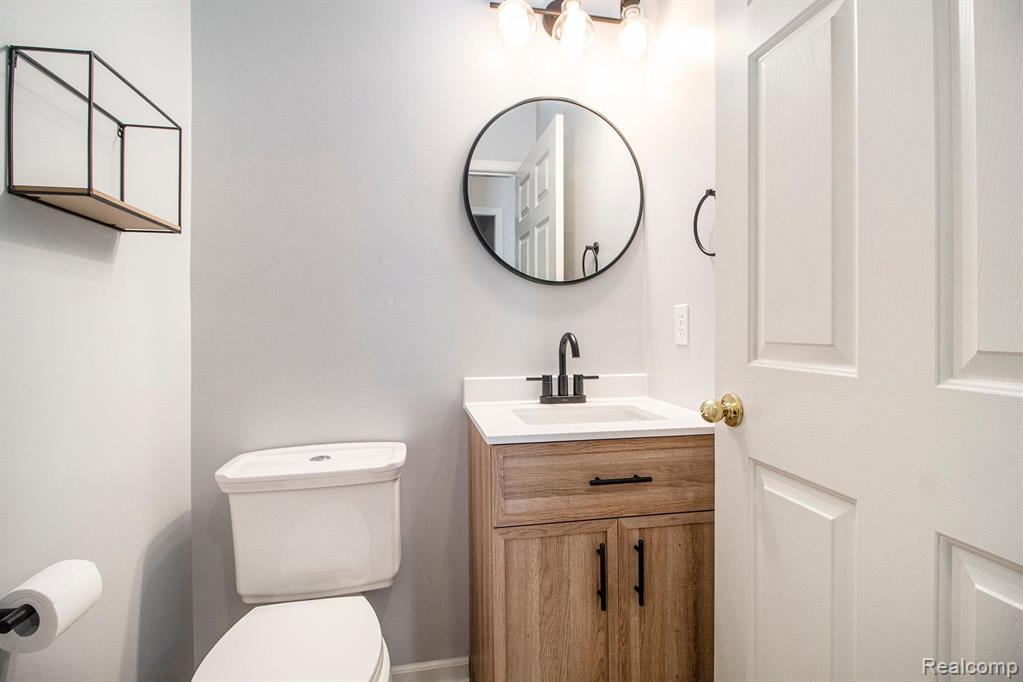 625 VILLAGE Lane, Milford, MI 48381 — Photo 11