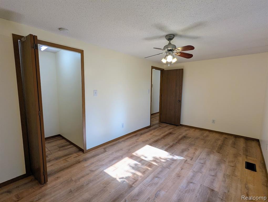 2316 Crescent Lake Road, Waterford, MI — Photo 11