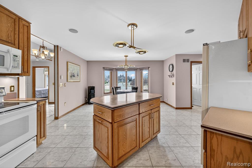 4891 Maceri Circle, Sterling Heights, MI 48314 — Photo 17