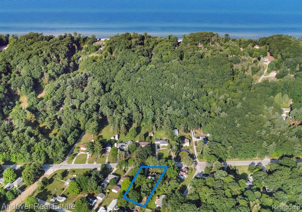 5254 LAKE HARBOR Road, Norton Shores, MI 49441 — Photo 2