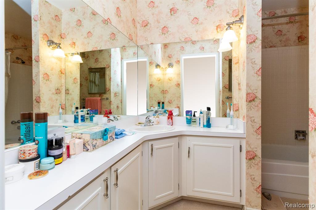 8337 Colony Drive, 1, Grosse Ile, MI 48138 — Photo 21