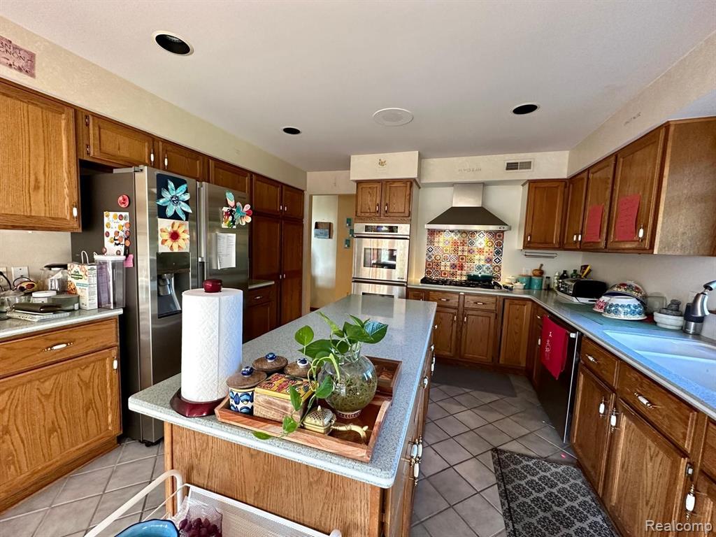 989 ELMSMERE Drive, Northville, MI 48167 — Photo 12
