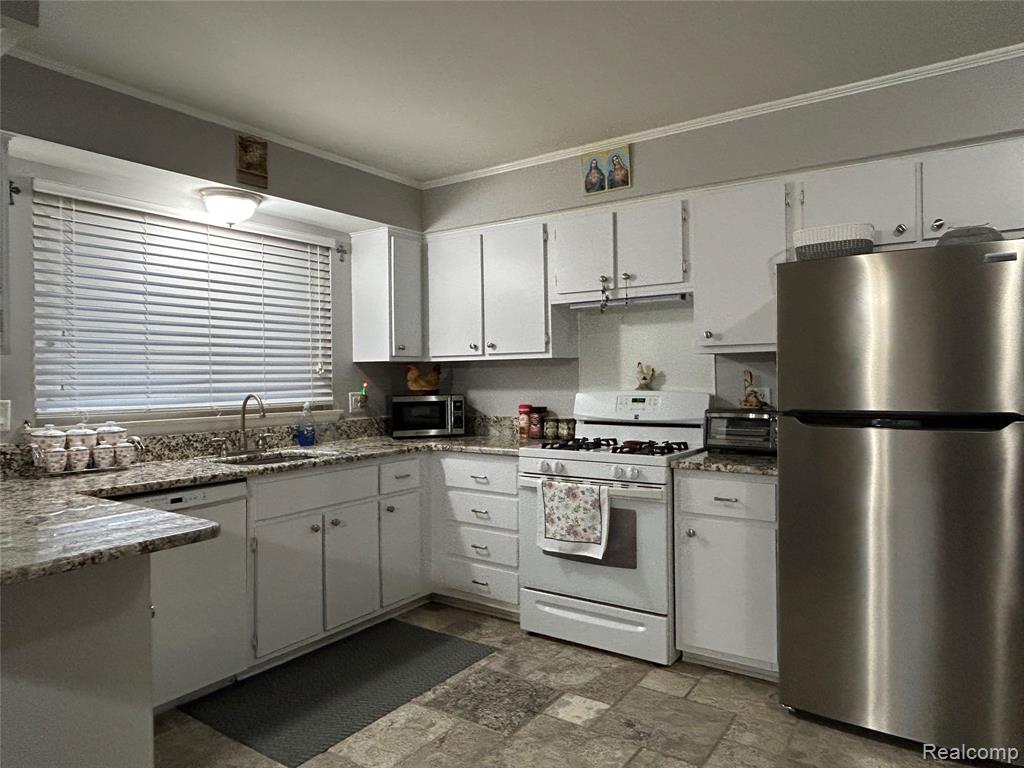 46721 Peach Grove, Macomb, MI 48044 — Photo 3