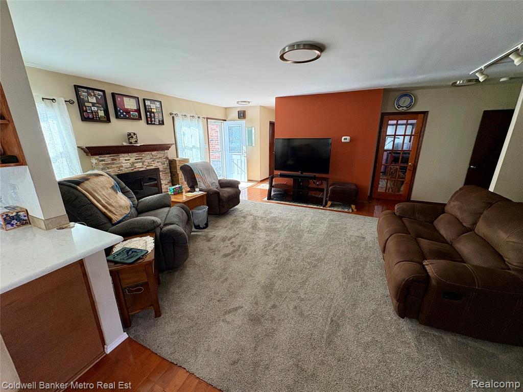 4092 Woodstock Road, Waterford, MI 48328 — Photo 56