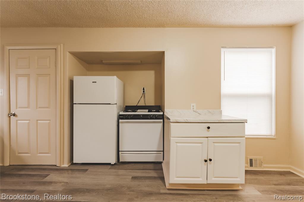 103 W Cornell Avenue, Pontiac, MI 48340 — Photo 15