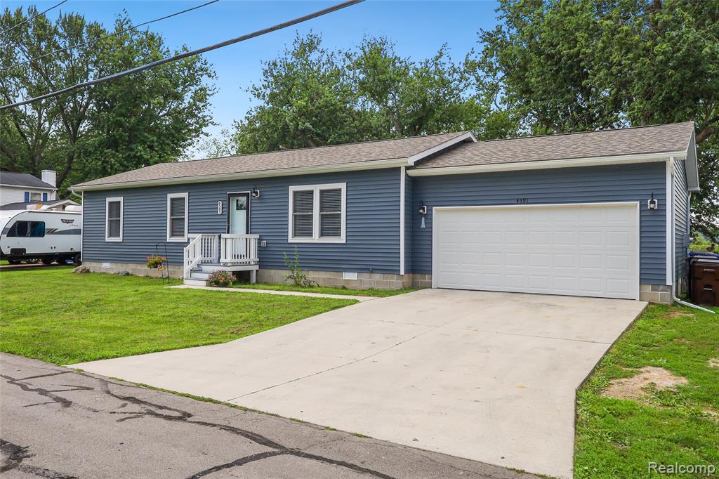 4591 Saint Clair Street, Frenchtown, MI 48166 — Photo 2