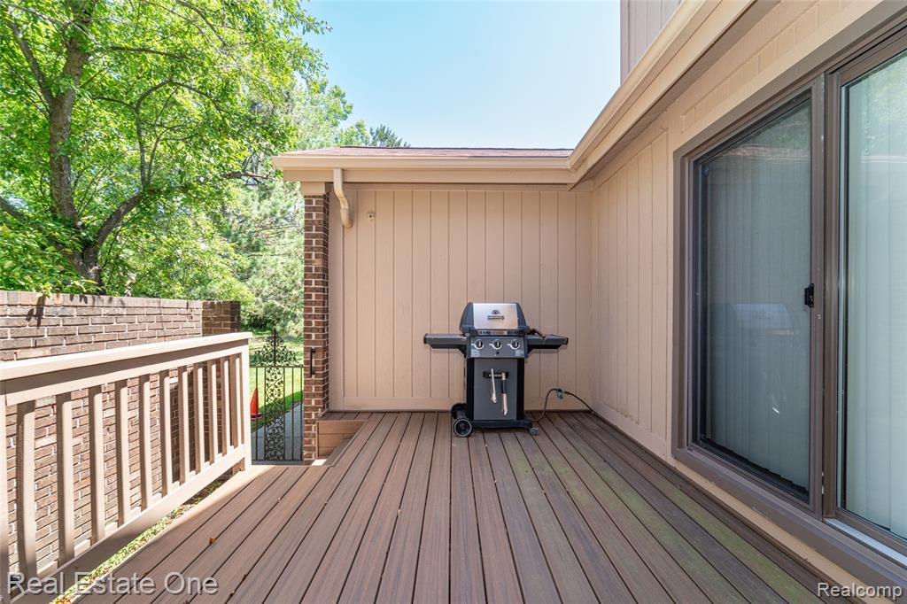 6250 Potomac Circle, West Bloomfield, MI — Photo 4