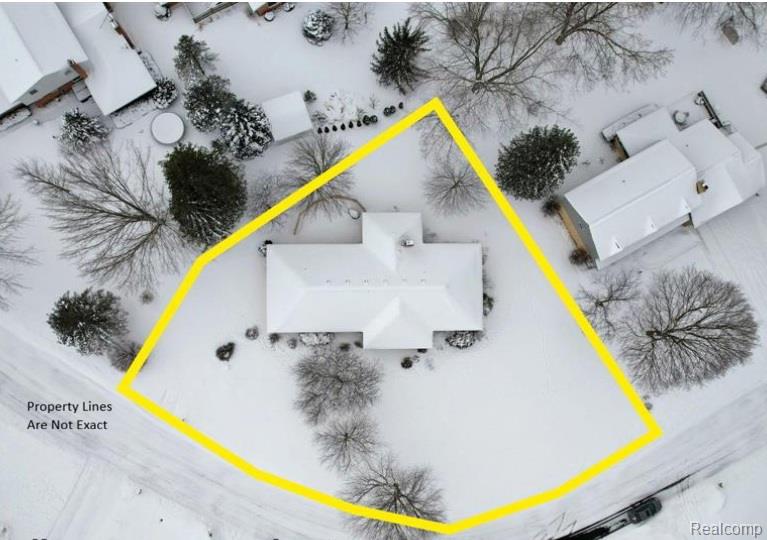 6091 Kings Shire Road, Grand Blanc, MI 48439 — Photo 4