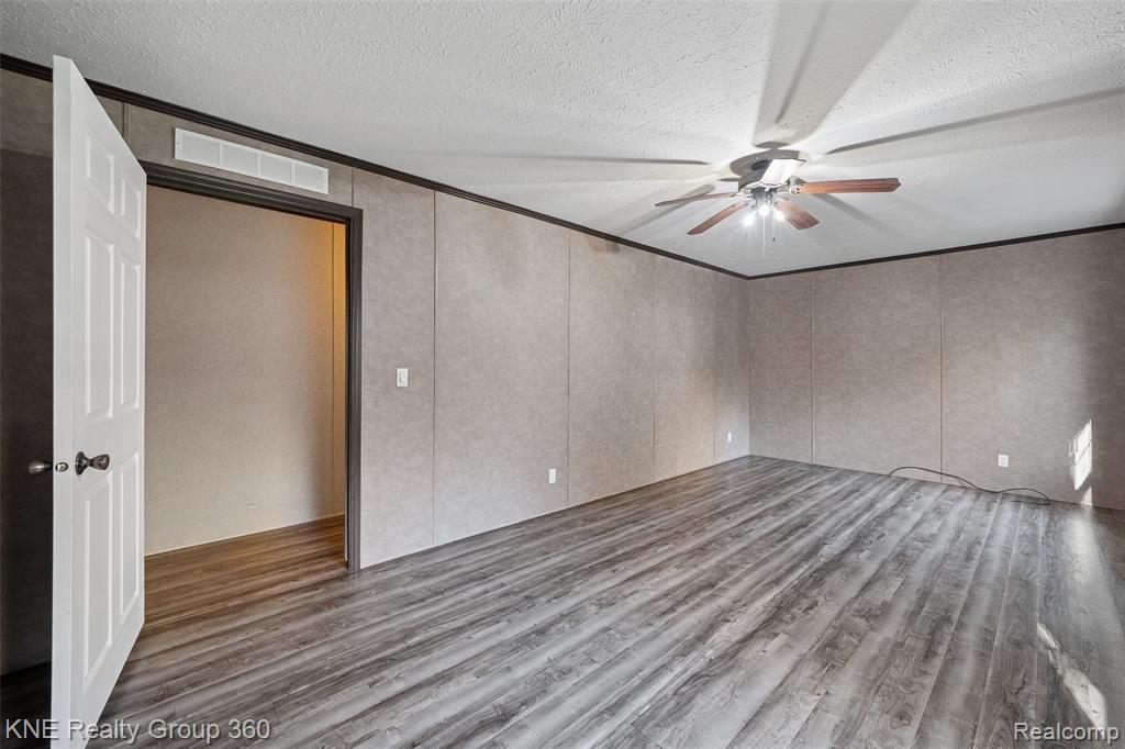 5790 Comanche Lane, Howell, MI 48843 — Photo 33
