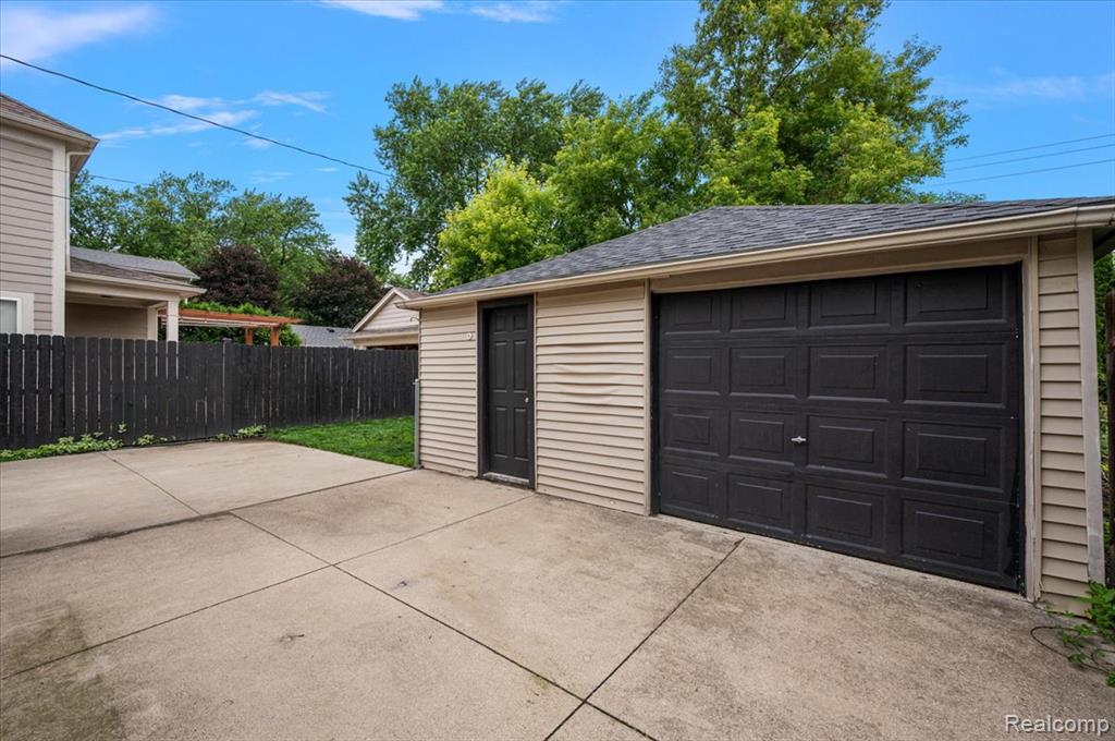 1186 Larkmoor Boulevard, Berkley, MI 48072 — Photo 25