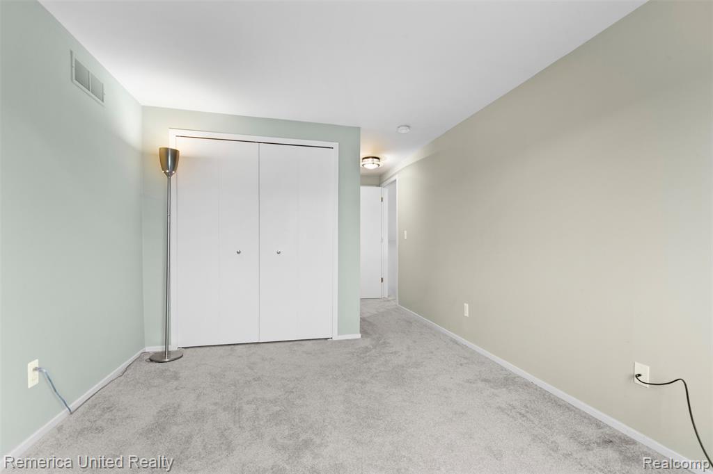 450 Berry Lake Drive, Commerce Twp, MI 48390 — Photo 23