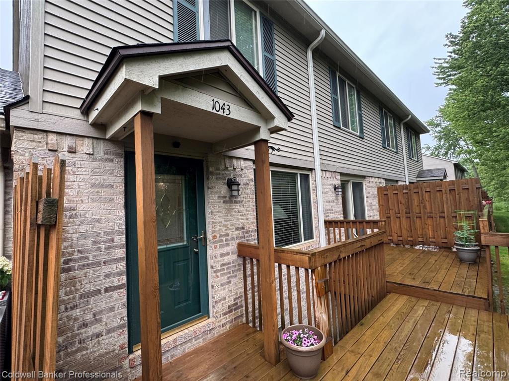 1043 Old Leake Court, Holly, MI 48442