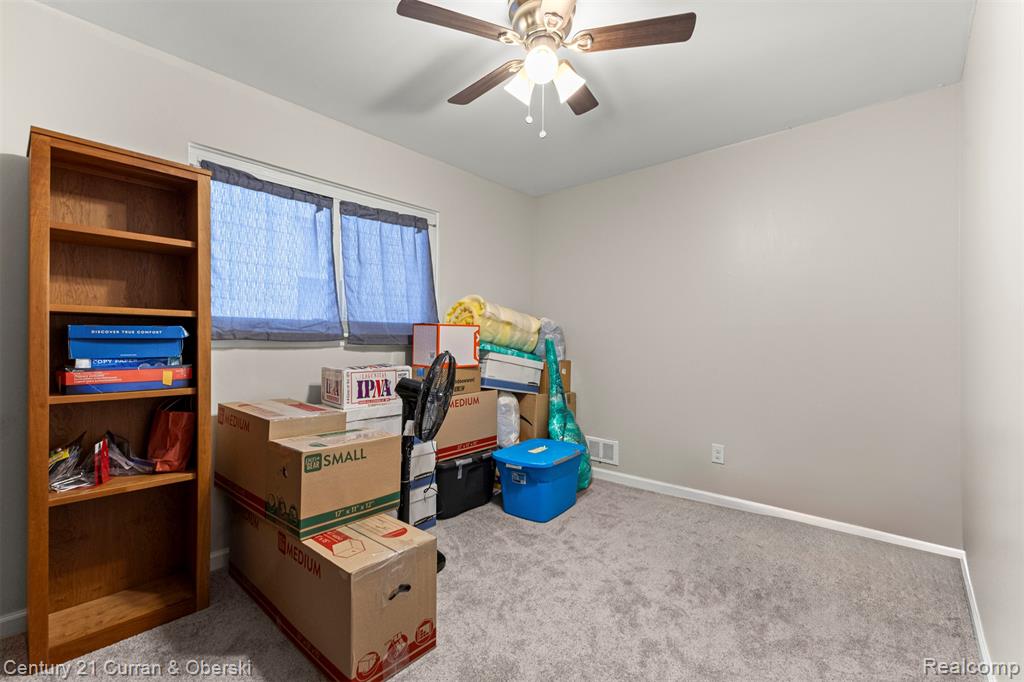 27423 Groveland Street, Madison Heights, MI 48071 — Photo 18