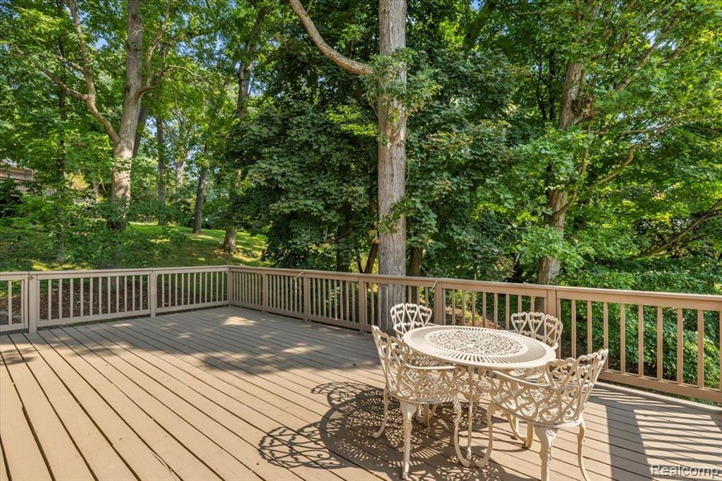 4363 SUNNINGDALE Drive, Bloomfield Hills, MI 48302 — Photo 9