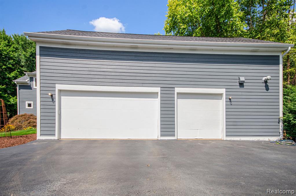 5751 Dora Lane, Clarkston, MI 48348 — Photo 49