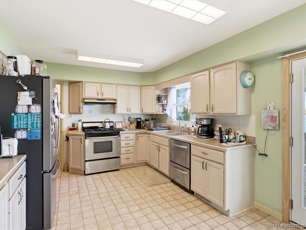 4016 Military Street, Port Huron, MI 48060 — Photo 11