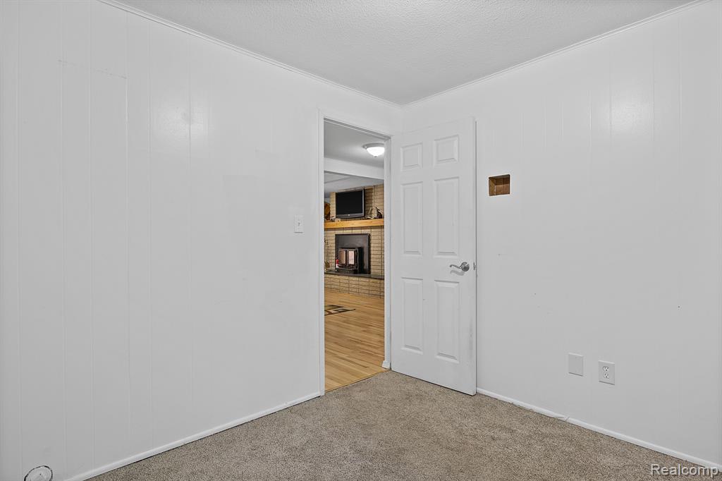 54655 PONTIAC Trail, Milford, MI 48381 — Photo 23