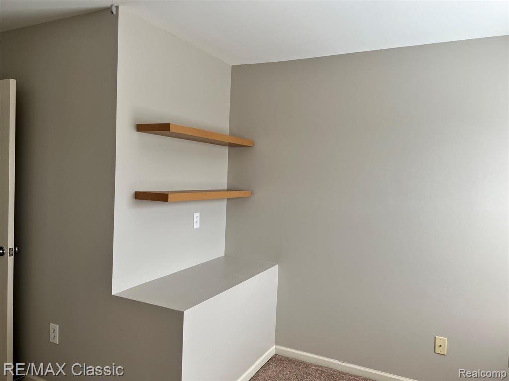39773 ROCKCREST Circle, Northville, MI — Photo 22