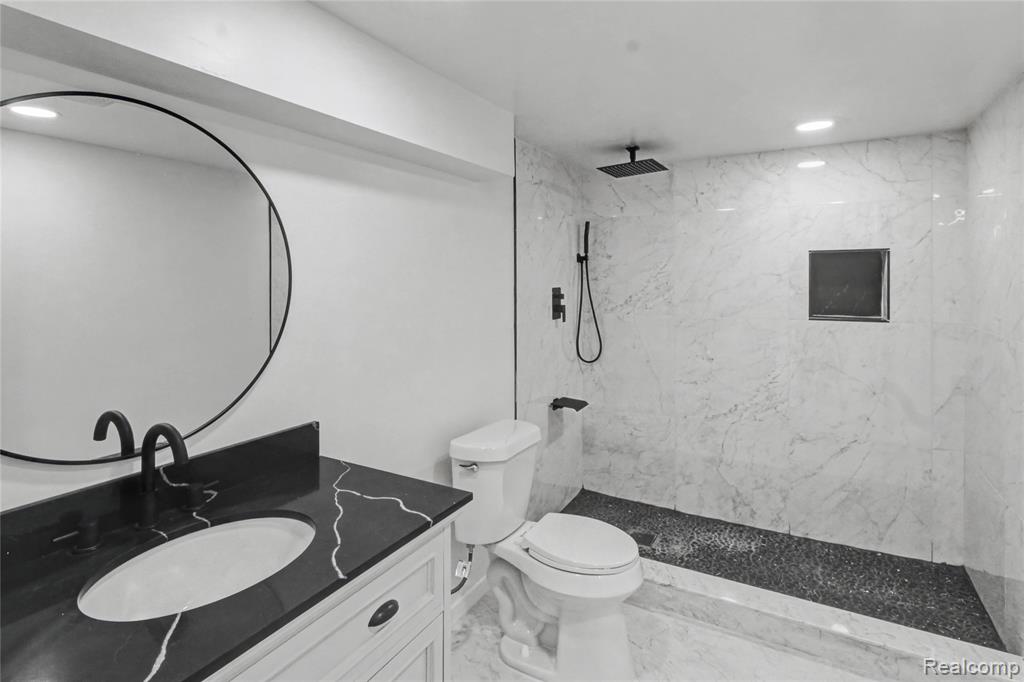 26923 Constance Avenue, Dearborn Heights, MI 48127 — Photo 21