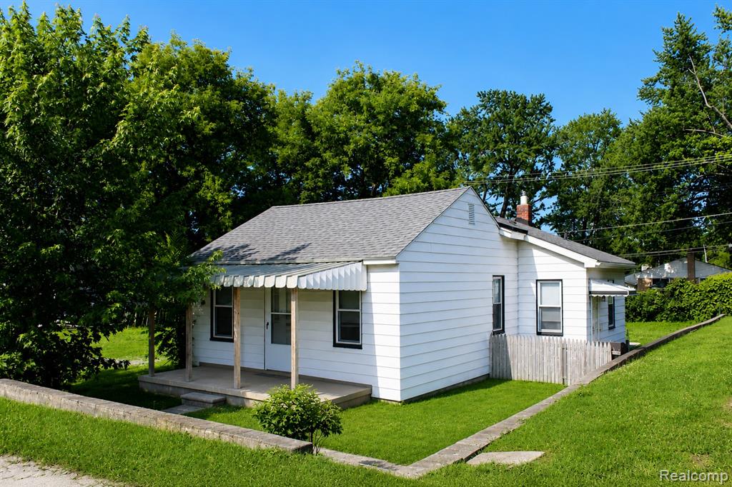 8411 N Middlebelt Road, Westland, MI