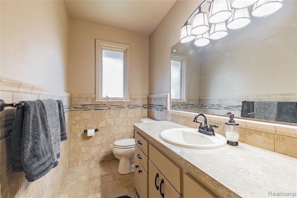 472 Riverside Drive, Wyandotte, MI 48192 — Photo 22
