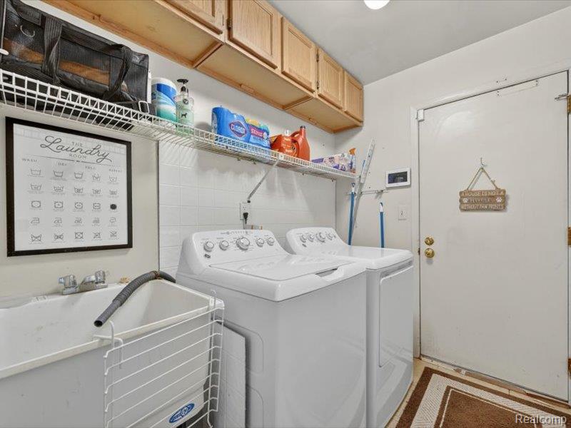 29539 Pine Ridge Circle, Farmington Hills, MI 48331 — Photo 27