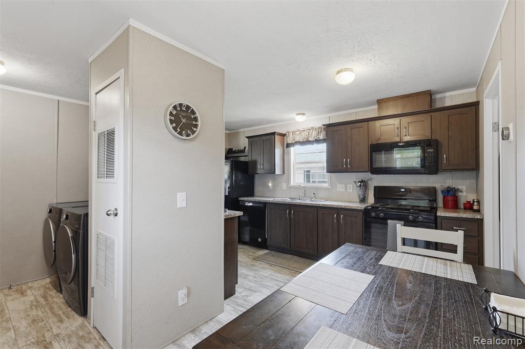 92 Normandy Drive, Howell, MI 48843 — Photo 9