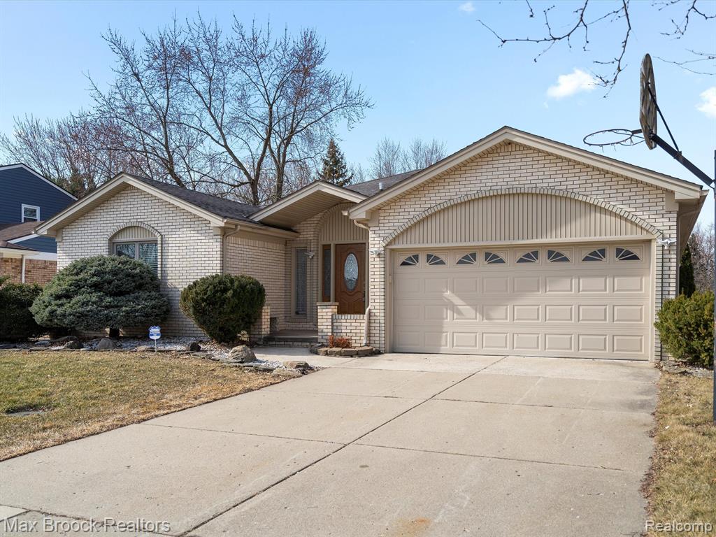45419 HEATHERWOODE Lane, Macomb, MI 48044 — Photo 2