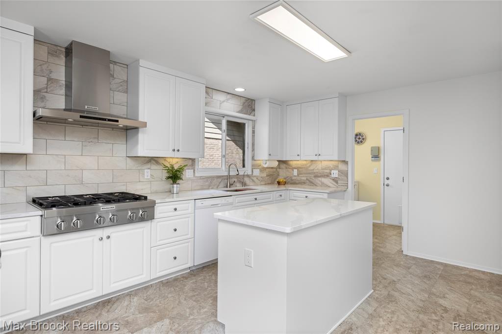 4860 Lagoons Circle, West Bloomfield, MI 48323 — Photo 26