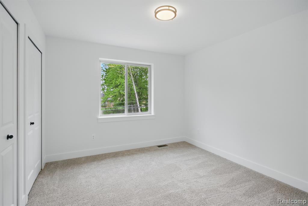 47309 Jefferson Avenue, Chesterfield, MI 48047 — Photo 28