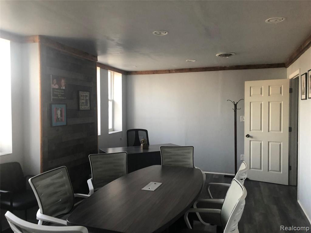 12038 Grand River Avenue W - Photo 5