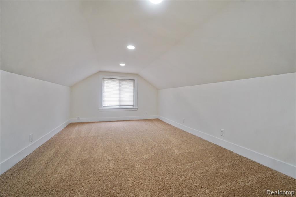 19133 Huntington Avenue, Harper Woods, MI 48225 — Photo 25