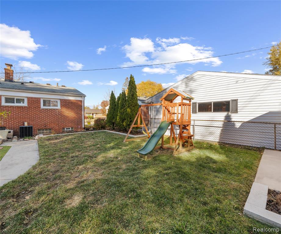 6838 Moccasin Street, Westland, MI — Photo 34