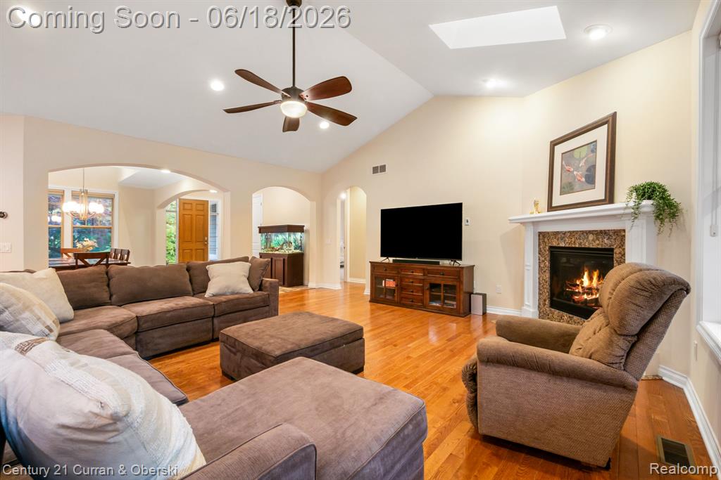 34225 Thornbrook Drive, Farmington, MI 48335 — Photo 11