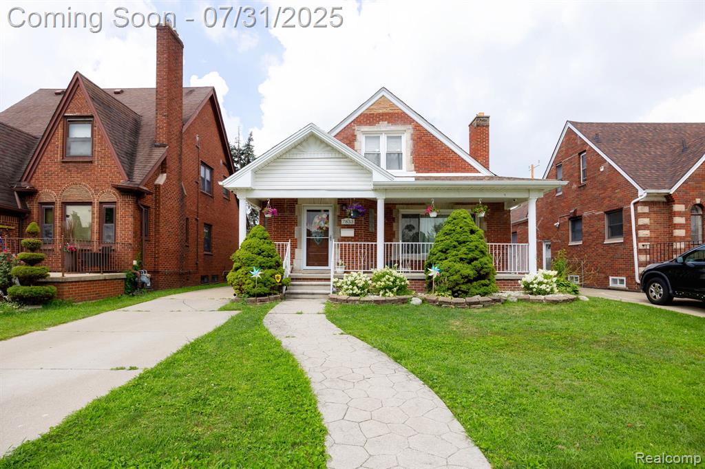 7833 W Morrow Circle, Dearborn, MI 48126 — front exterior