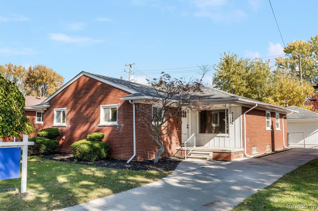 8134 LOCHDALE Street, Dearborn Heights, MI 48127 — Photo 2