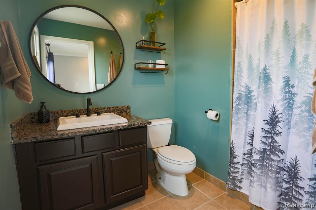 7058 OLDE FARM Trail, Almont, MI 48003 — Photo 37
